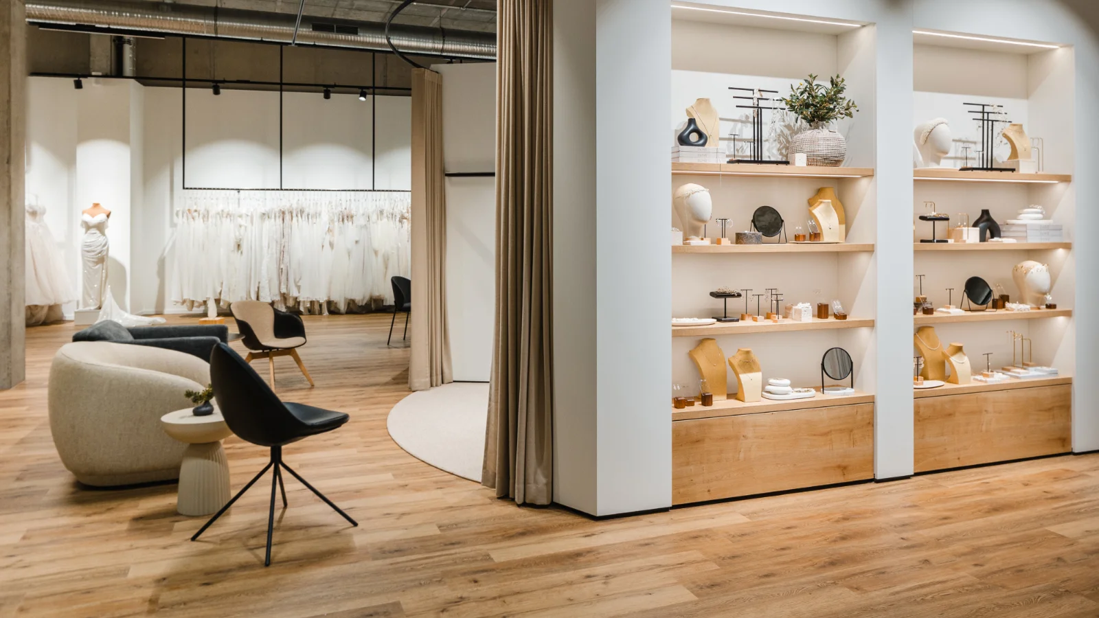 True Society Brautmodegeschäft Gallery Item