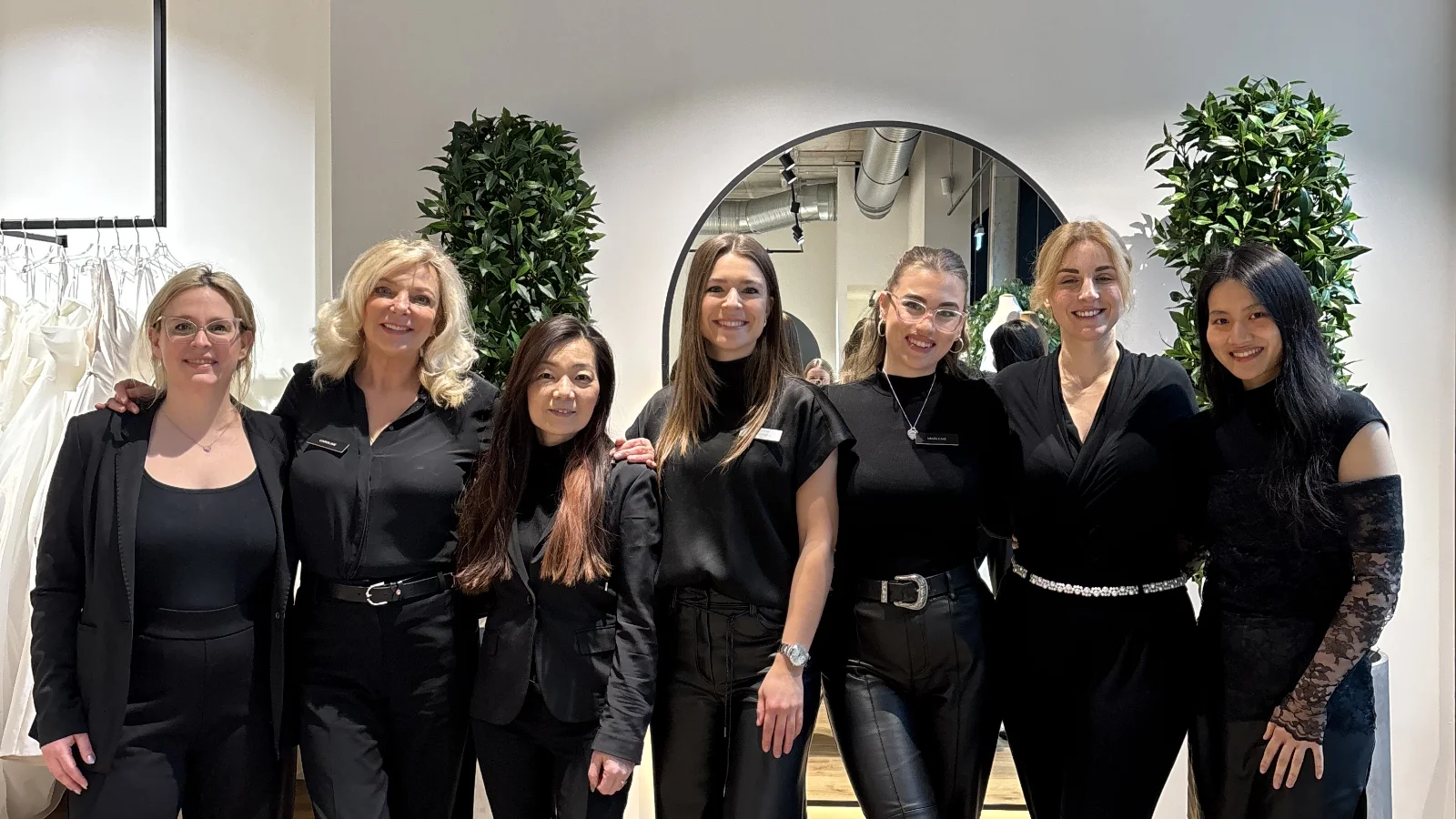 True Society Brautmodegeschäft Gallery Item